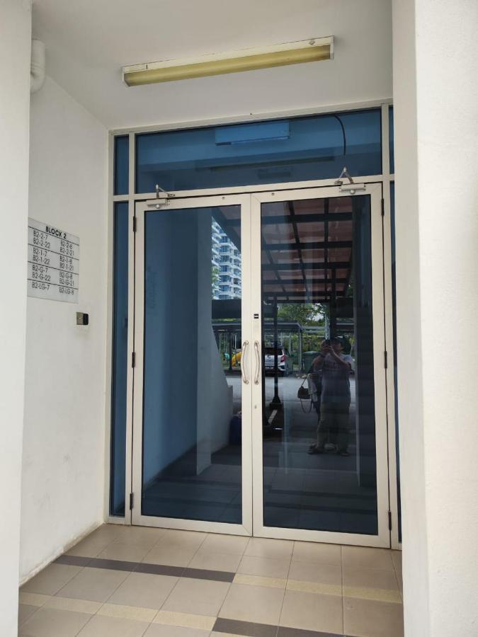 Putra 1 Pool Homestay Bandar Seri Putra Kampong Sungai Buah Exterior photo